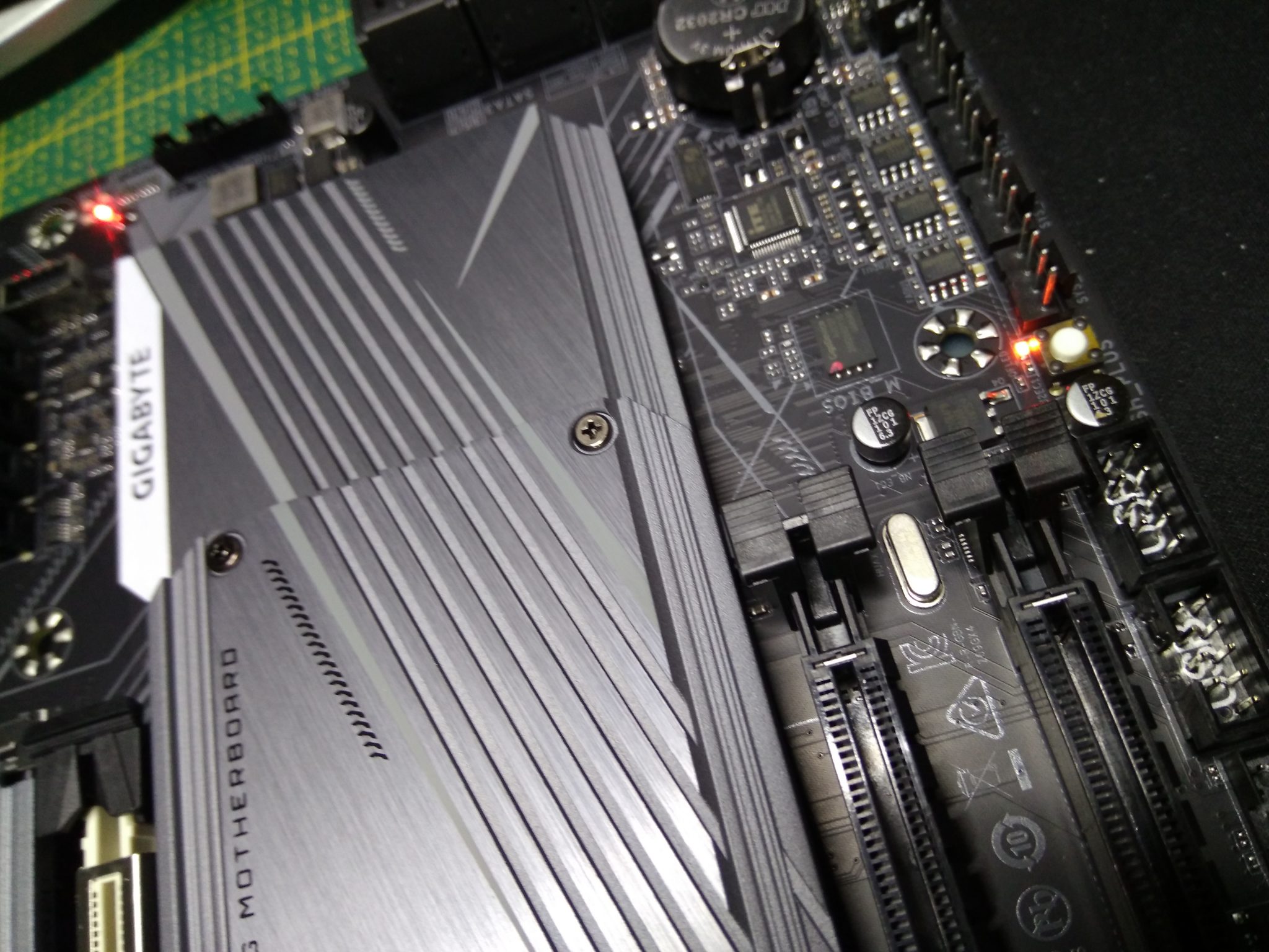 QFlash Plus jak wgrać BIOS na płycie głównej bez CPU, RAM i GPU