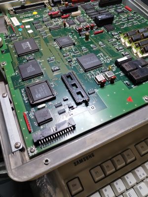 Hyundai SUPER-LT4 – EPROM BIOS (EVEN/ODD), 2xSTM27512