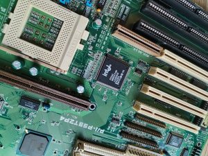 ASUS P/I-P55T2P4 - jedna z najlepszych płyt Socket 7