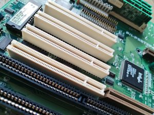 ASUS P/I-P55T2P4 - jedna z najlepszych płyt Socket 7