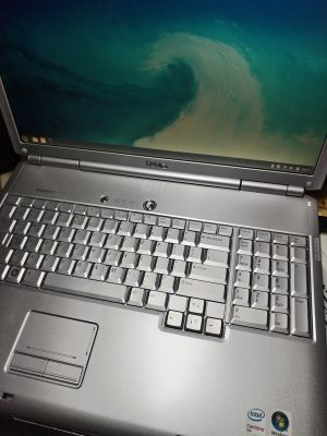 Dell Inspiron 1720