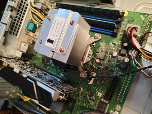 Fujitsu ESPRIMO E700 E90+ jako mały sleeper PC