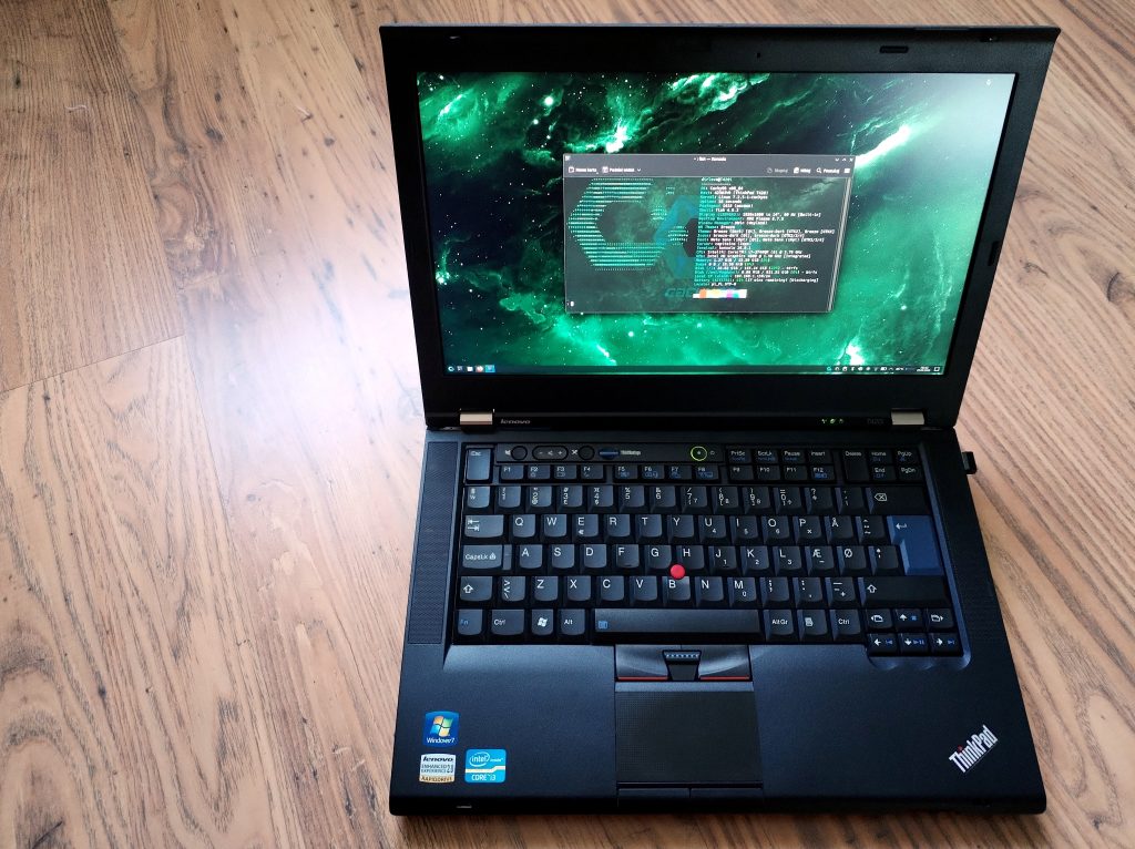 CachyOS na Lenovo ThinkPad T420i